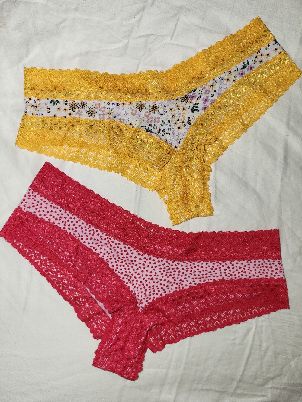 Victoria's Secret Lace Trim Yellow Floral & Red Hearts Cheeky Set NWOT, Size S